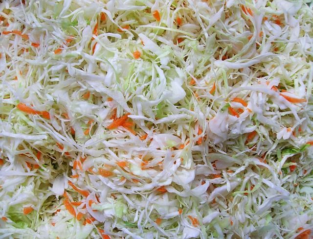 Kiszenie warzyw i owoców - przewodnik po sztuce fermentacji Kiszenie warzyw i owoców