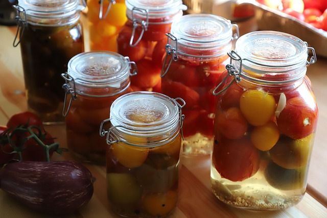 Kiszenie warzyw i owoców - przewodnik po sztuce fermentacji Kiszenie warzyw i owoców